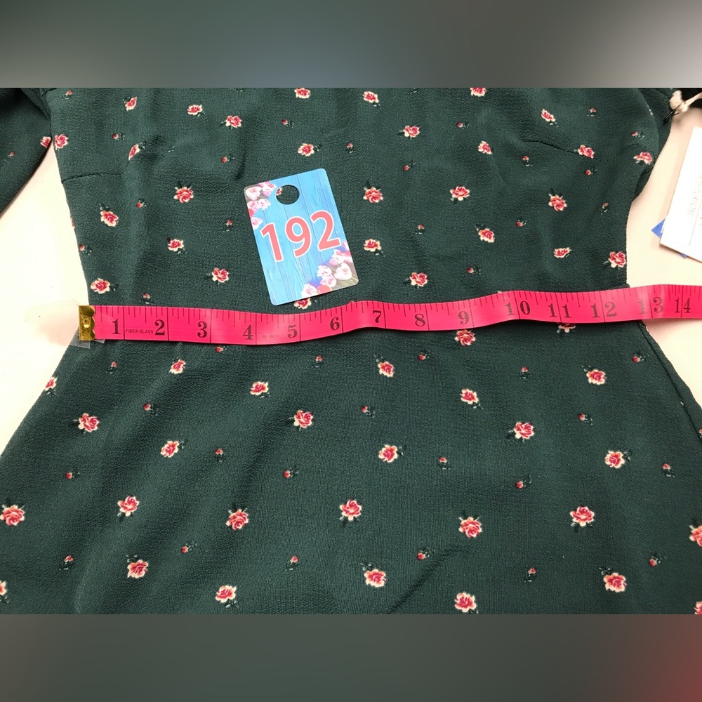 Forever 21 Green Ruffles Hem - Picture 9 of 12
